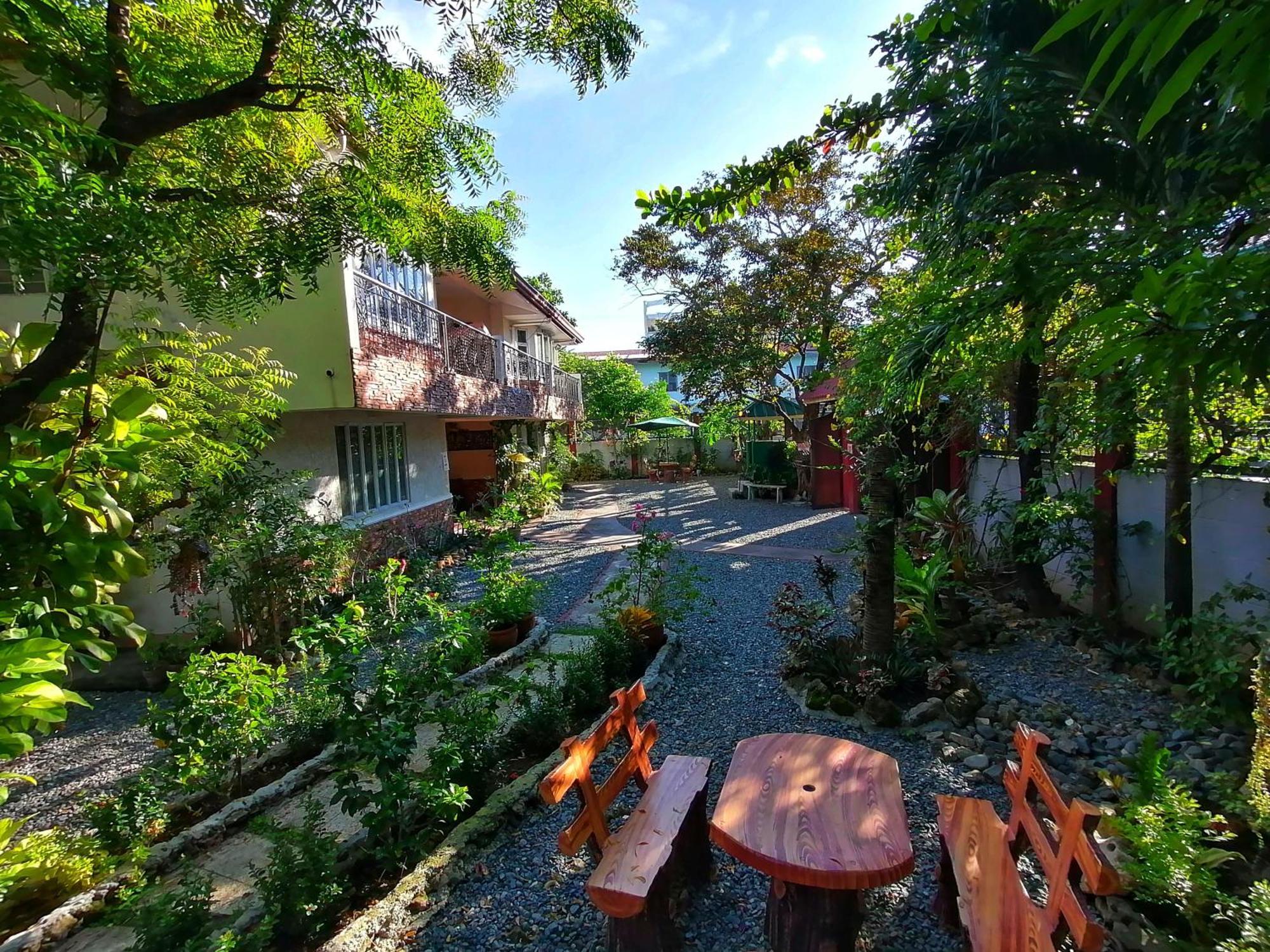 Monte Rio Gardens Bed&Breakfast Alaminos Buitenkant foto