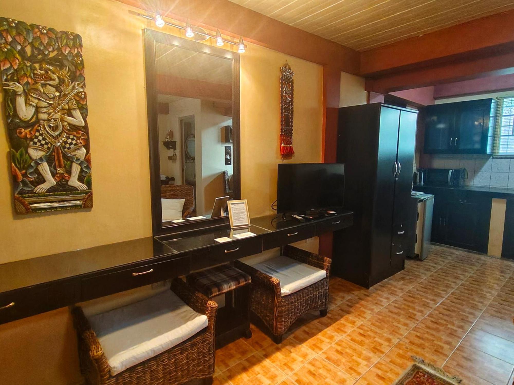 Monte Rio Gardens Bed&Breakfast Alaminos Buitenkant foto